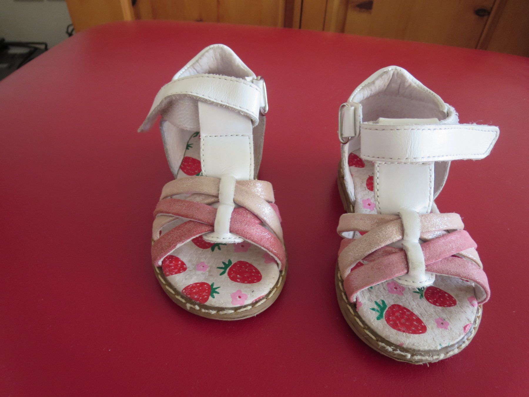 Scarpe per ragazze: Mädchen Sommer Sandale /Gr. 20 – Usato da Wallisellen venduto da Arvenstube