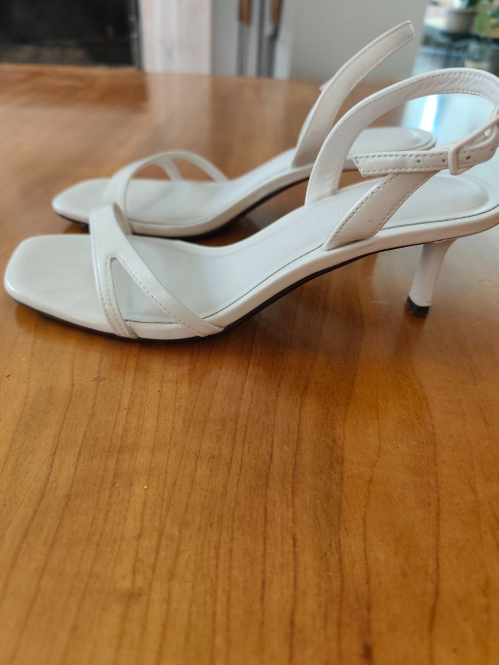 Stradivarius Scarpe da donna: Sandales Stradivarius t.37 – Usato da Le Mouret venduto da ale_mq7l 2