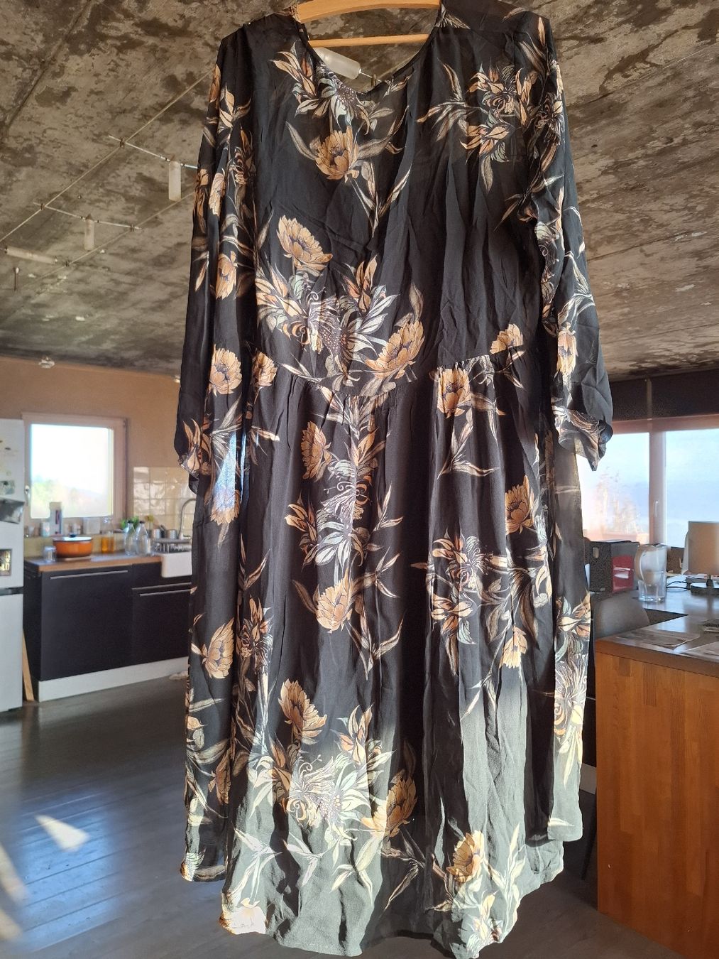 Vestiti: robe – Nuovo e nell'imballaggio originale da Grandevent venduto da mik_52f8 1