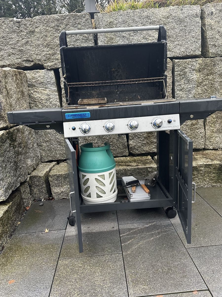 Griglie: CAMPINGAZ Gasgrill 4 Brenner – Usato da Schlieren venduto da fei_t6bb 2