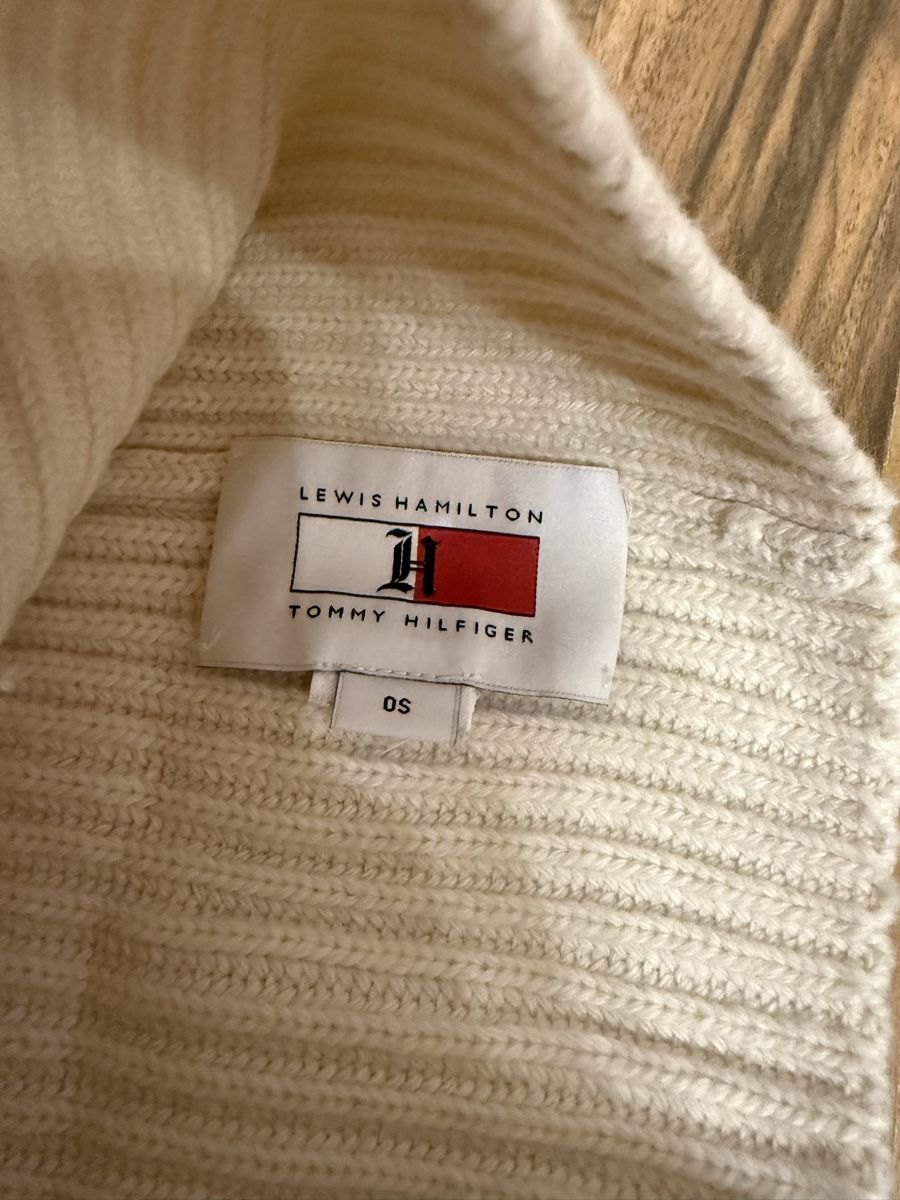 Tommy Hilfiger Foulard & Sciarpe: Tommy Hilfiger x Lewis Hamilton Loop Schal - off white – Usato da Udligenswil venduto da mp9_f7jr 1