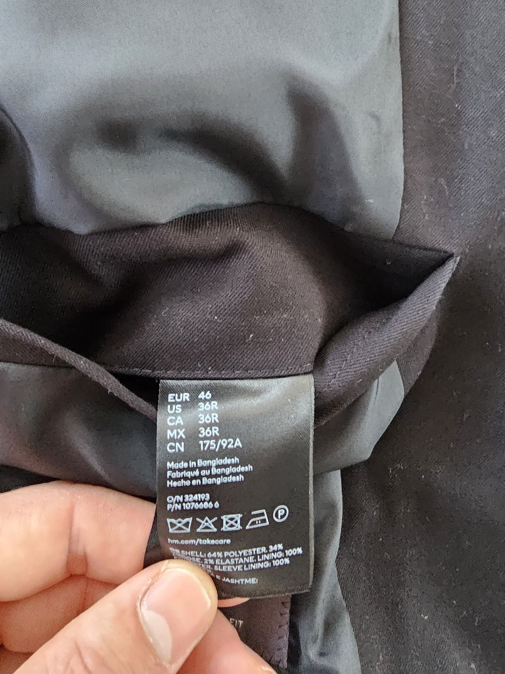 Vestes: H&M Black Blazer - Relaxed Fit - Size 46 – D'occasion à Leysin par Mr.Matthew 3