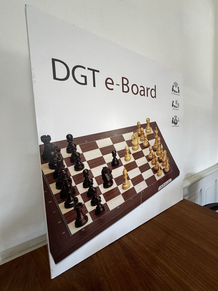 DGT Spiele: DGT e-Board Schachbrett Rosenholz USB mit Software NEU & OVP – Neu und originalverpackt aus Zürich von Nobs1 7