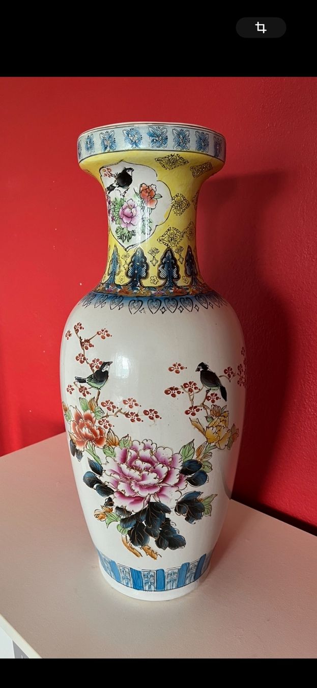 Tutte le decorazioni: Zwei Bodenvasen und einen Deko Elefanten – Usato da Sonterswil venduto da whe_7yhm