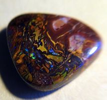 TOP-Koroit-Opal mit viel Funken, Farben & Zeichnungen!