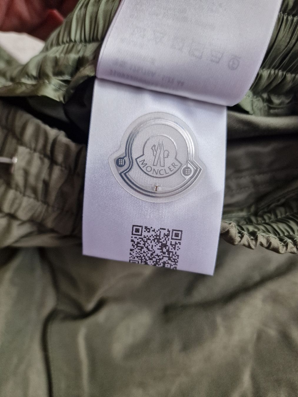 Moncler Gonne: Jupe Moncler neuve 44IT (40) – Nuovo (secondo la descrizione) da Yverdon-les-Bains venduto da Ed9lude 5