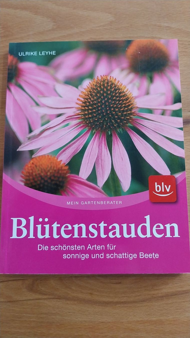 Libri: Buch Blütenstauden: Die schönsten Arten – Usato da Staufen venduto da Sunsetranch