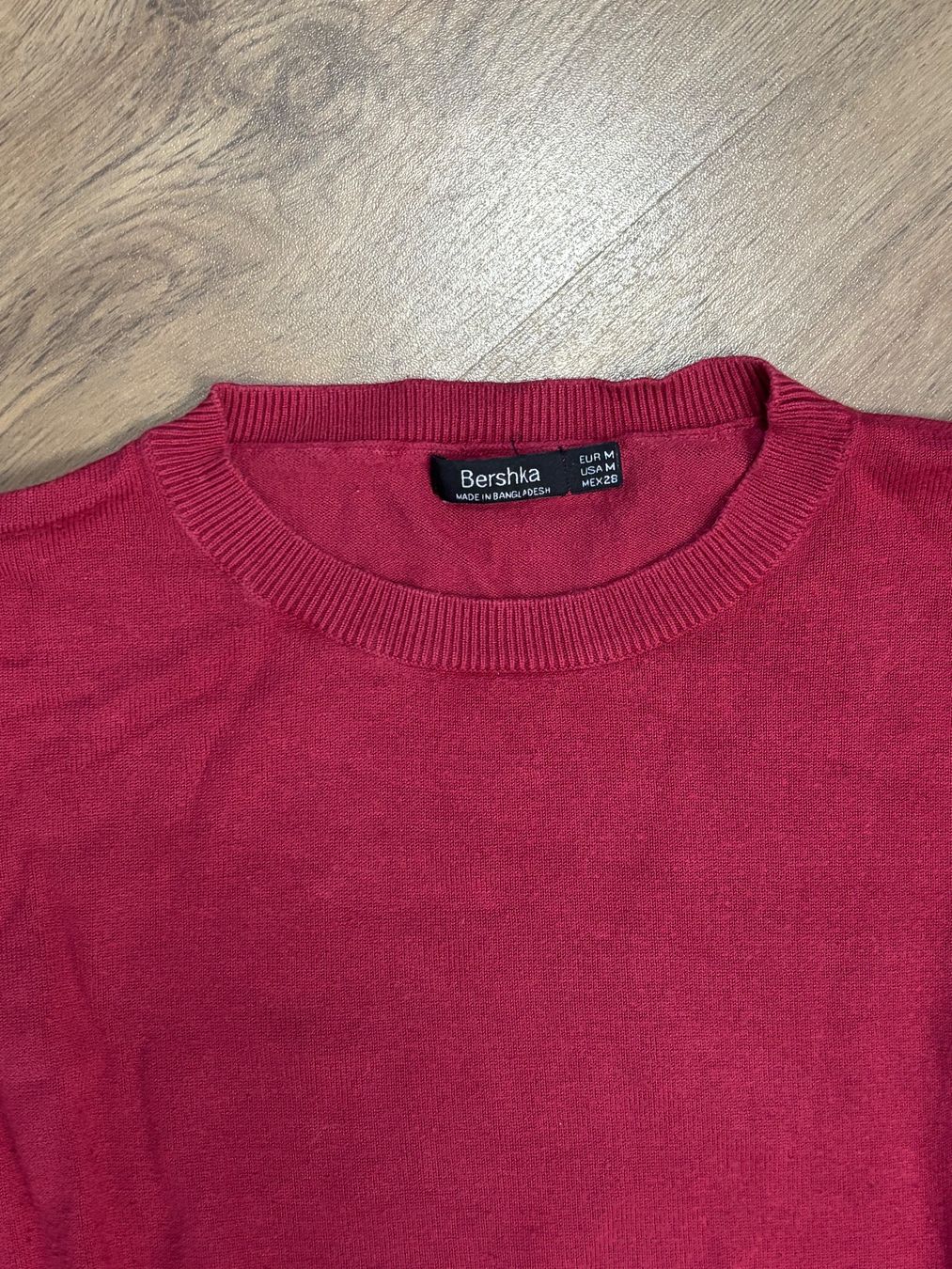 Bershka Maglioni & Felpe: Cooler Pullover Bershka bordeaux - Gr. M – Usato da Brügg BE venduto da rutschimedizin 1