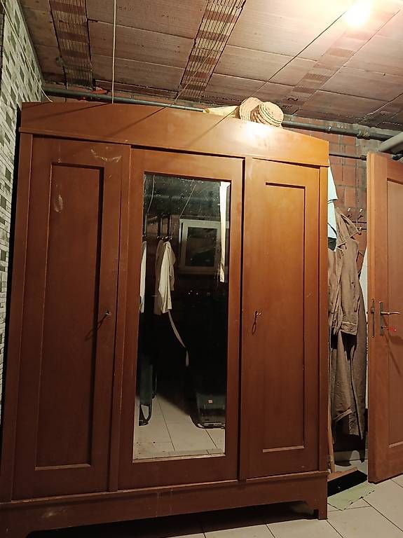 Armadi: Voll Holz Kleiderschrank  – Usato da Staufen venduto da leo_d5c7