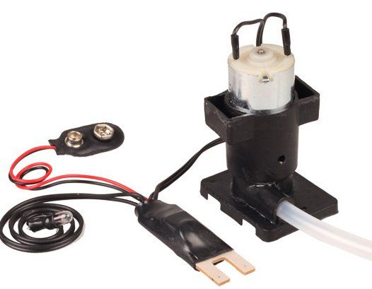 Modellismo RC: Bilgepumpe mit Sensor+Warnlampe, Wasser im Schiff abpumpen – Nuovo e nell'imballaggio originale da Horgen venduto da RcModell