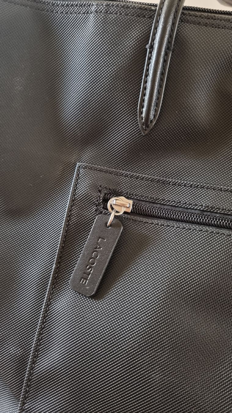 Lacoste Borse da donna: Handtasche original LACOSTE mit Aussenfach – Usato da St. Gallen venduto da jil_l6mm 1