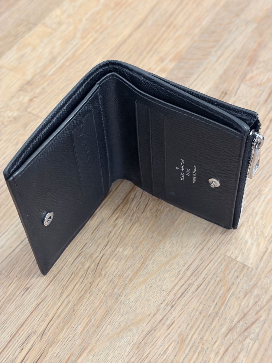 Louis Vuitton Portefeuilles: Louis Vuitton Wallet Damier Graphite – D'occasion à Waldkirch par ItaloFam 1