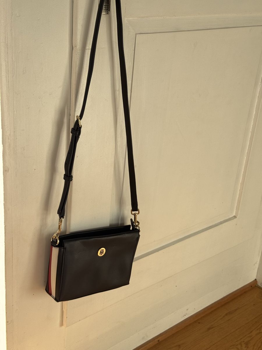 Sacs femmes: Tommy Hilfiger Tasche – D'occasion à Regensdorf par Rina49 5