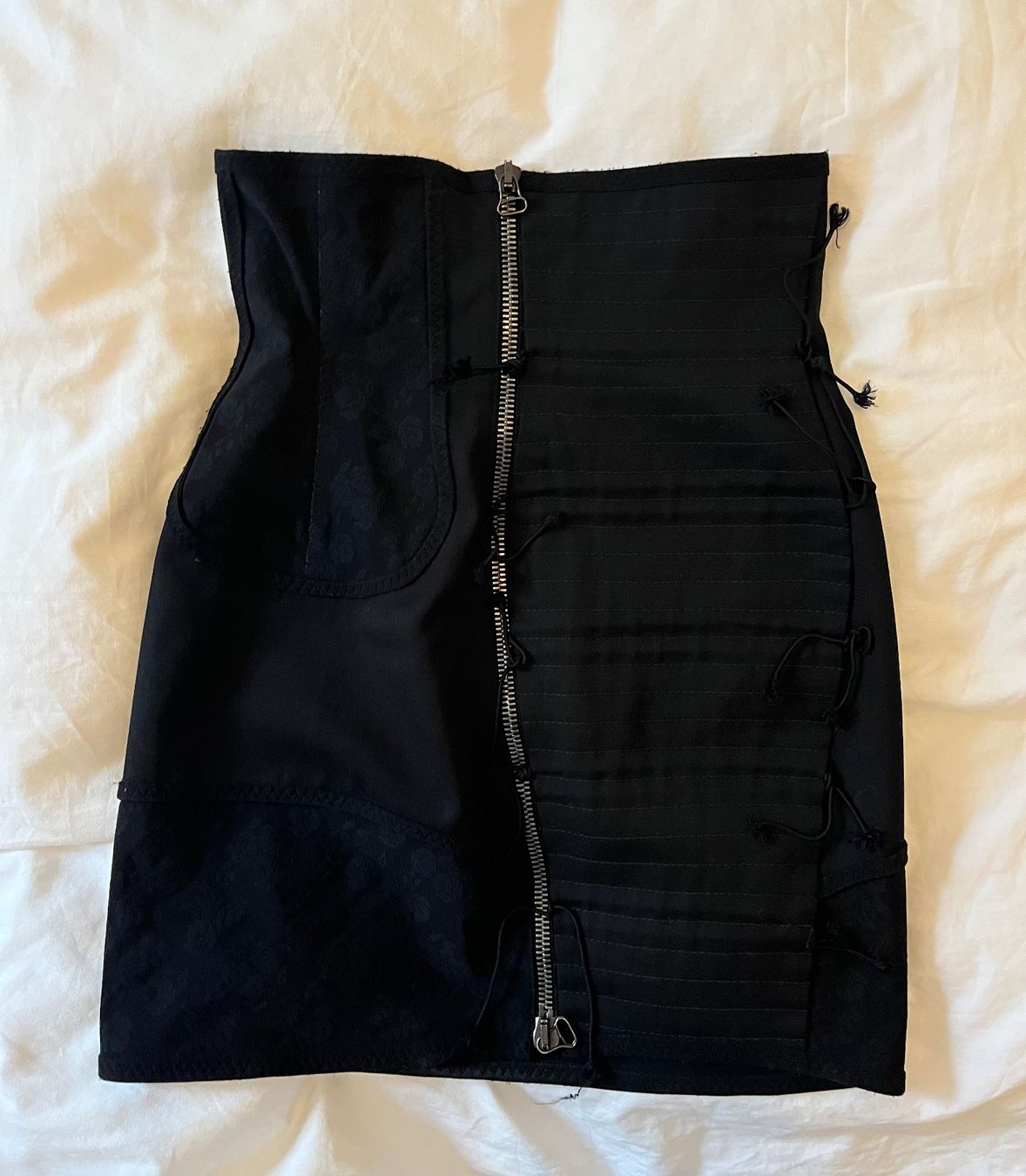 Balmain Gonne: Balmain, mini jupe, noire – Usato da Genève venduto da dachaw 1
