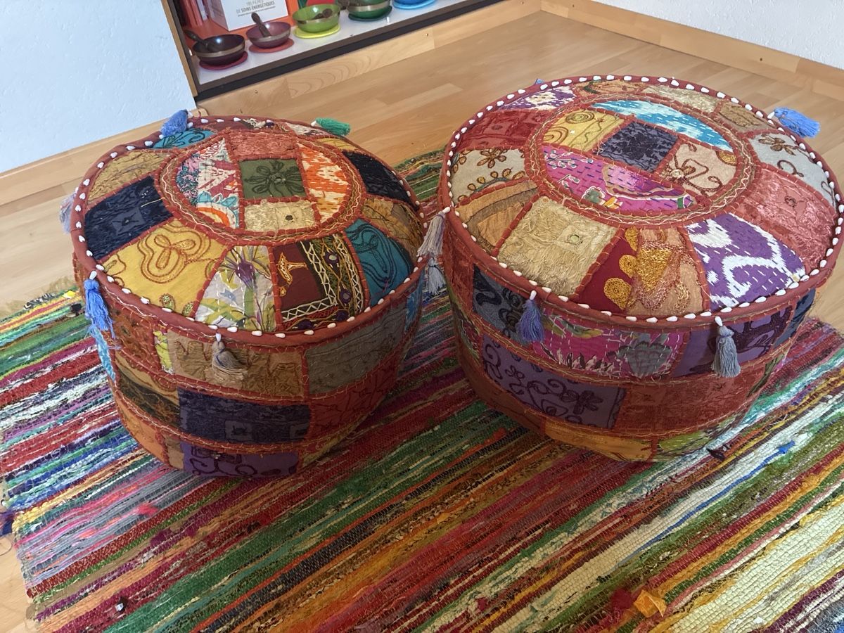 Hocker: 2 poufs ronds style patchwork  – Gebraucht aus Villars-sur-Glâne von Raemy_and_Co