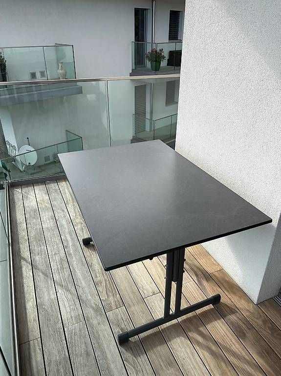 Set de table et chaises: Table de balcon/jardin avec chaises – D'occasion à Lausanne par apolline.lr 1