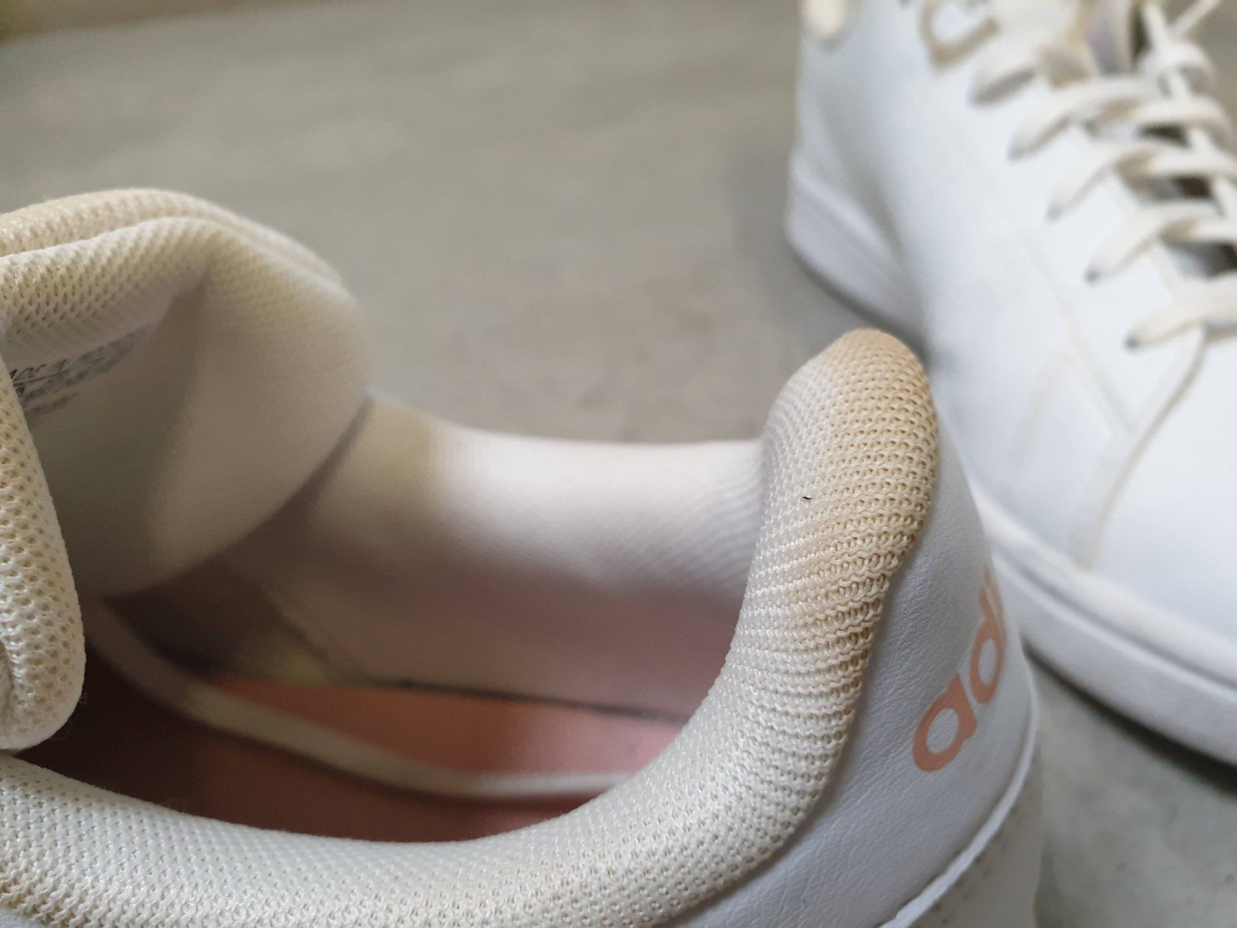 Adidas Scarpe da donna: Baskets Adidas Advantage Base 2.0, blanc, taille 39 1/3 – Usato da Fribourg venduto da fripons 6