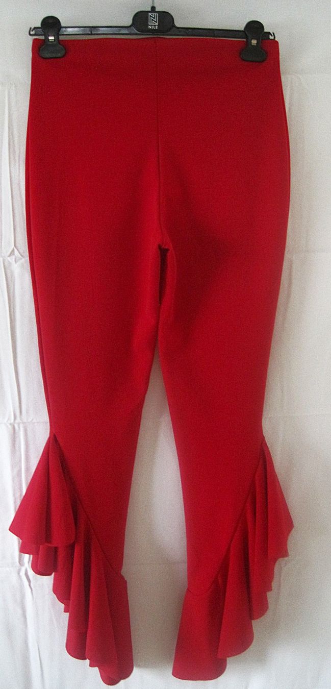 Pantaloni: Rote Tanzhose mit auffälligen Rüschen (rot, elastisch) – Usato da Rickenbach Sulz venduto da Sodeli23 1