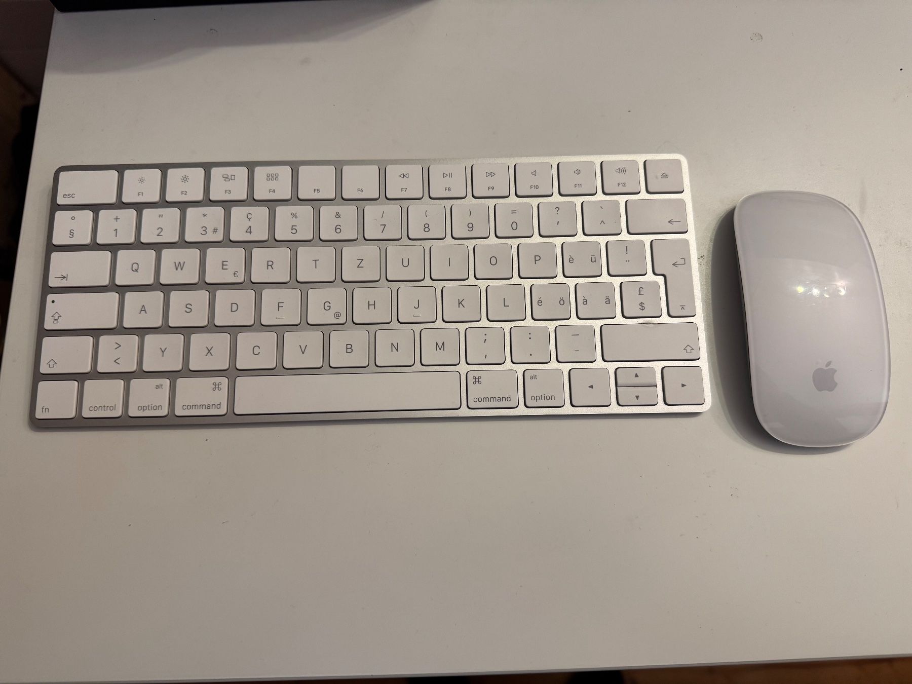 Apple Claviers: Apple Magic Keyboard und Magic Mouse gebraucht Zustand – D'occasion à Gams par siramelina