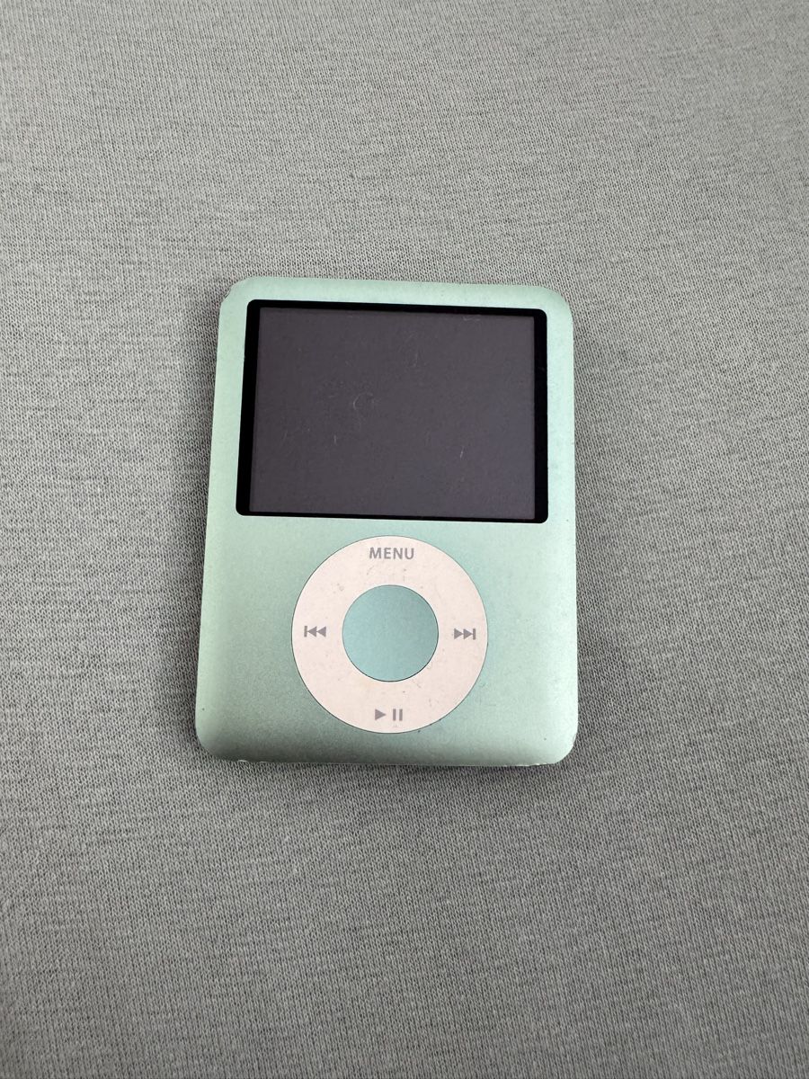 Apple Tragbarer Mediaplayer: IPod Nano 8GB – Defekt aus Gebenstorf von jome70