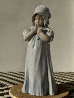 Royal Copenhagen figurine 629, Little Girl with Bonnet, 1905