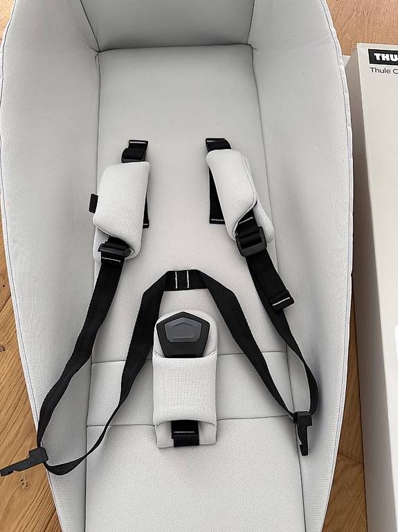 Thule Anhänger: Thule Chariot infant sling – Gebraucht aus Lüterkofen von GiCa_ 1