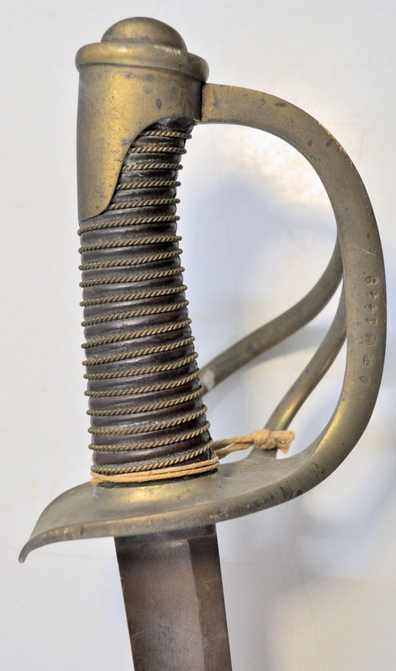 Armes blanches: Ancien sabre – D'occasion à Neuchâtel par Neuchatel 6