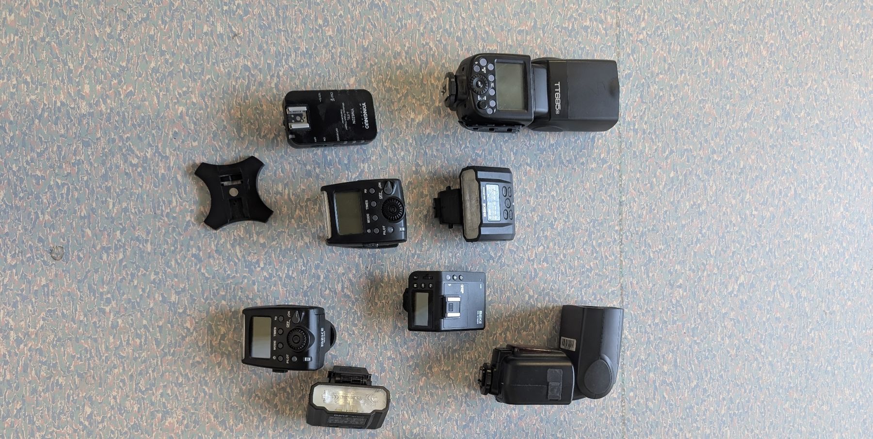 Flash: Set Aufsteckblitze / Speedlights & Blitz-Zubehör – Usato da Zug venduto da Smilzone