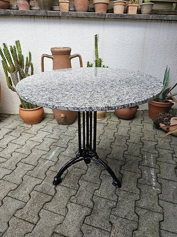 Set di tavolo e panche: Bistrotisch Granittisch 2 Stühle – Usato da Villnachern venduto da hasta08 2