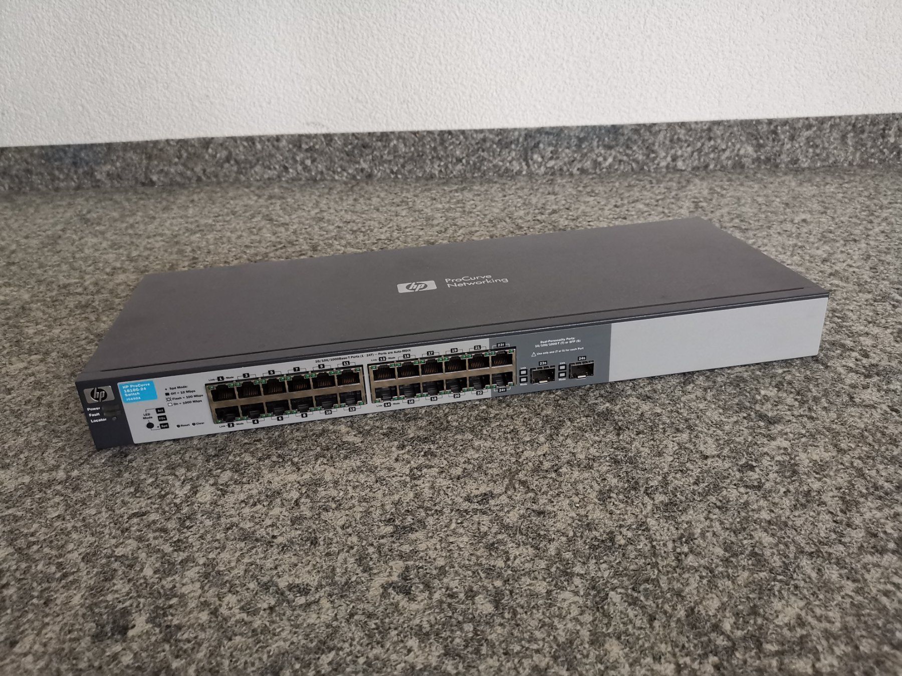 Hewlett Packard Hub & Switch: HP ProCurve 1810G-24 Switch - J9450A – Usato da Zürich venduto da L-and-A