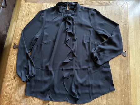 Schicke, schwarze Bluse von Aniston, Grösse 44/46 -Top!