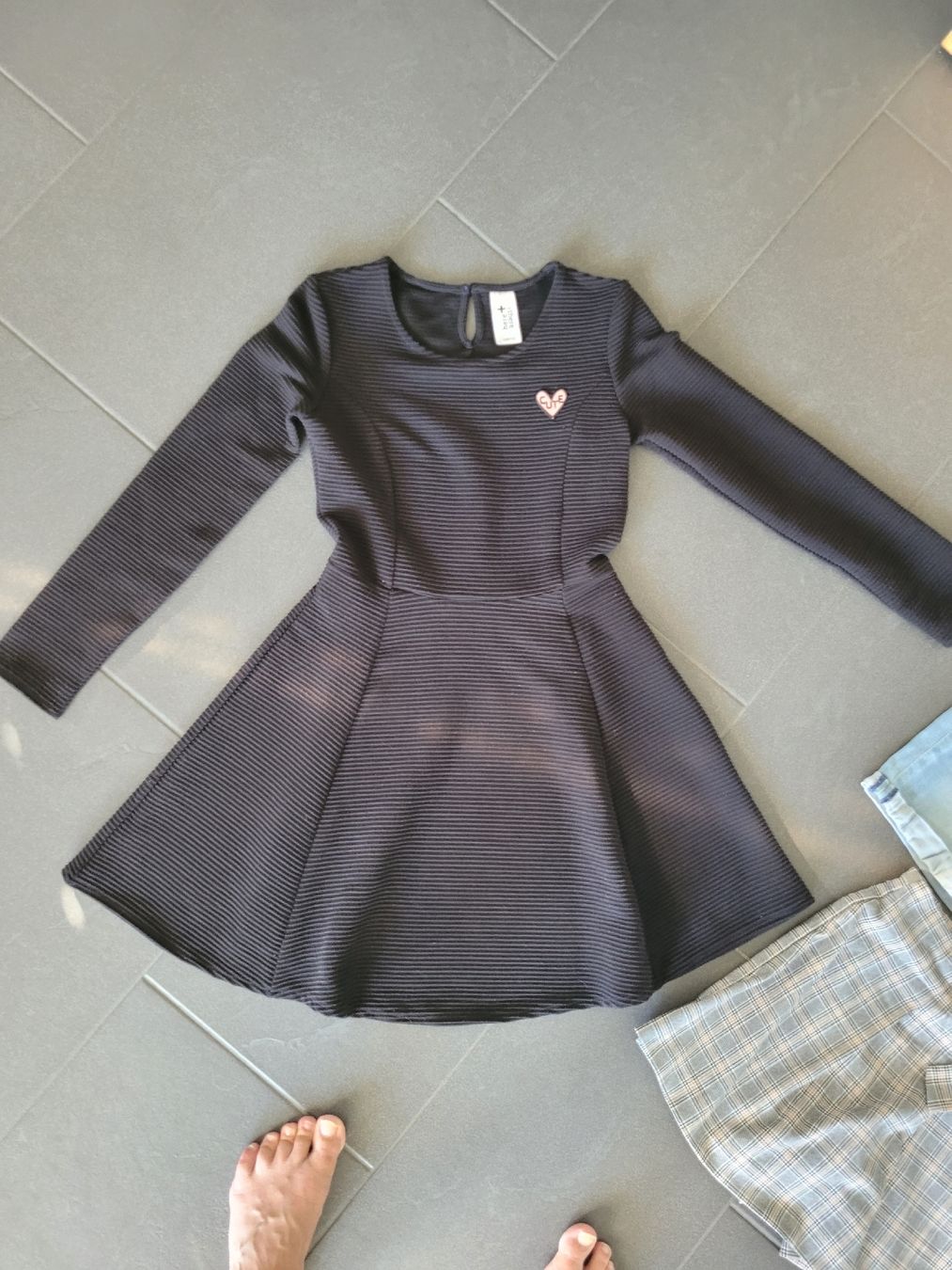 Lotti & Set di vestiti: 4-teiliges Kleiderpaket 146/152 – Usato da Erlinsbach SO venduto da Elso72 1