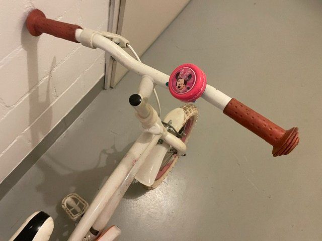 Biciclette: Hello Kitty Mädchenvelo, Kindervelo,12 Zoll – Usato da Widen venduto da Fachmaa83 3