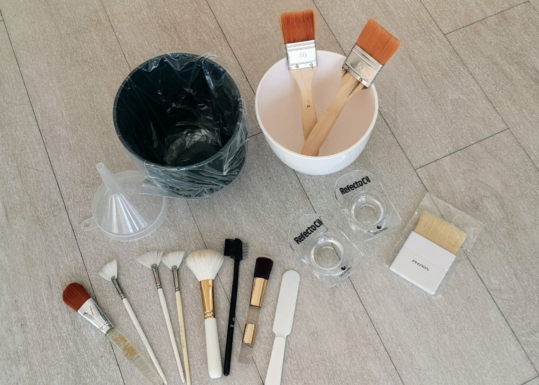 Cura del viso: 16-teiliges Kosmetikset – Nuovo (secondo la descrizione) da Widnau venduto da Schurlibua 1
