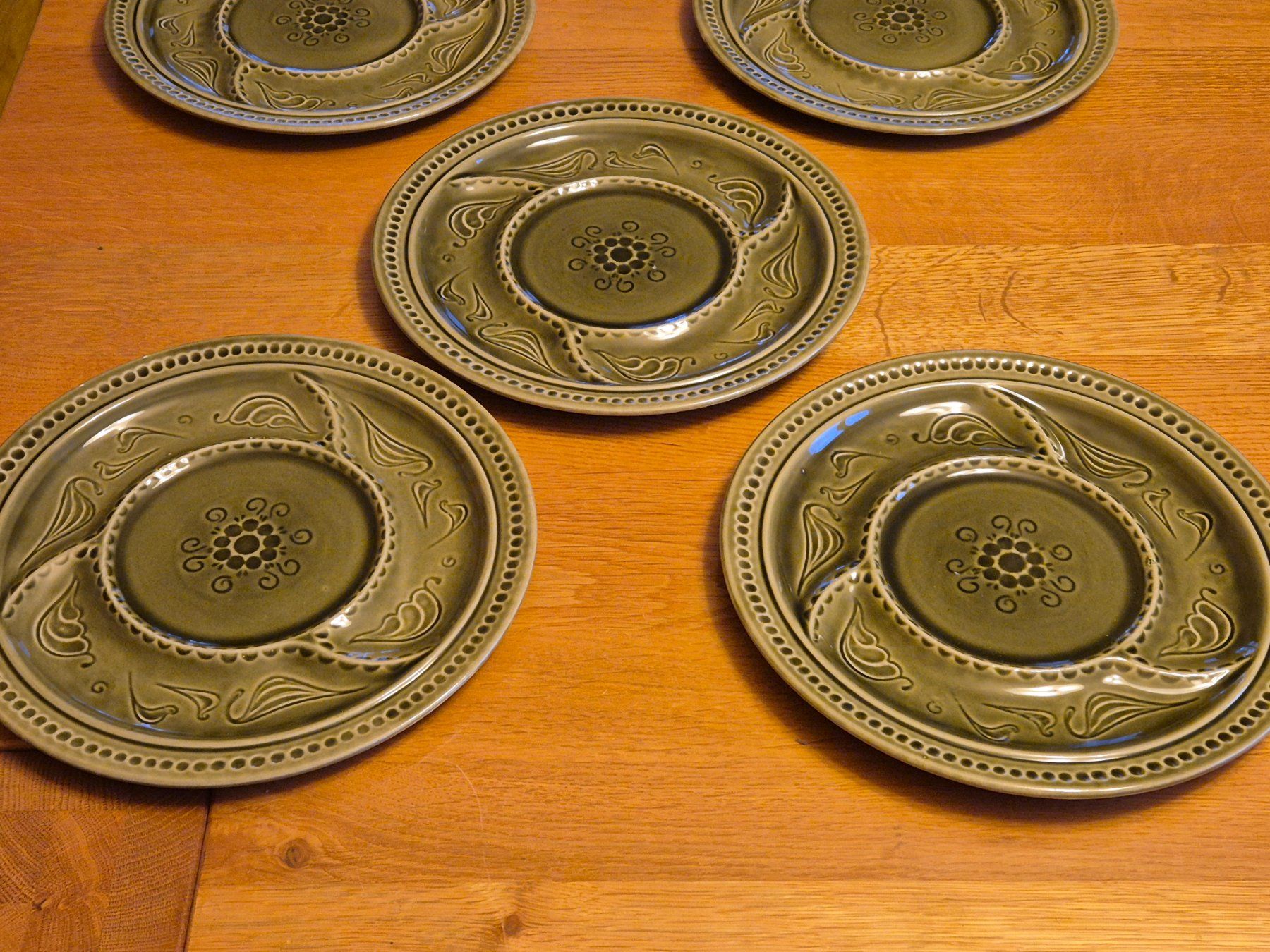 Piatti: 5 plats décoratives – Usato da Monthey venduto da McAuthor 1