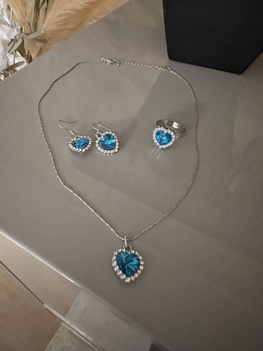 Ketten: Schmuck Halskette mit Herz Anhänger – Neu und originalverpackt aus Frümsen von Swissline90