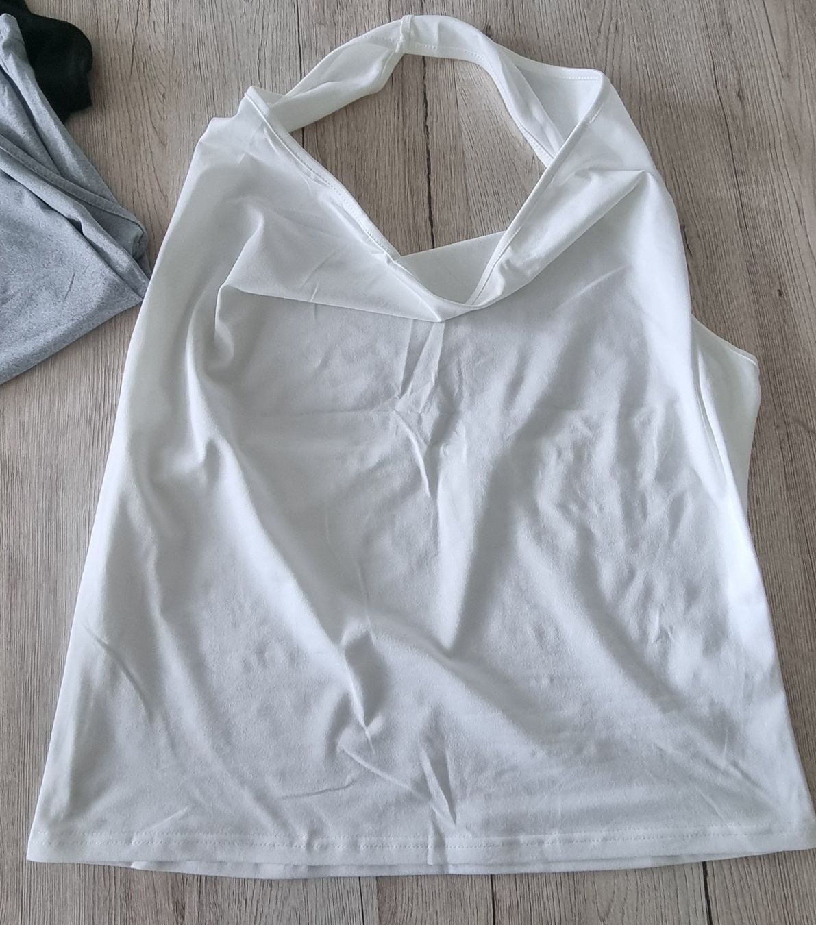 Tops: 3x Tops Rückenfrei gr.42/44 – Neu (gemäss Beschreibung) aus Grossdietwil von GNOM313 2