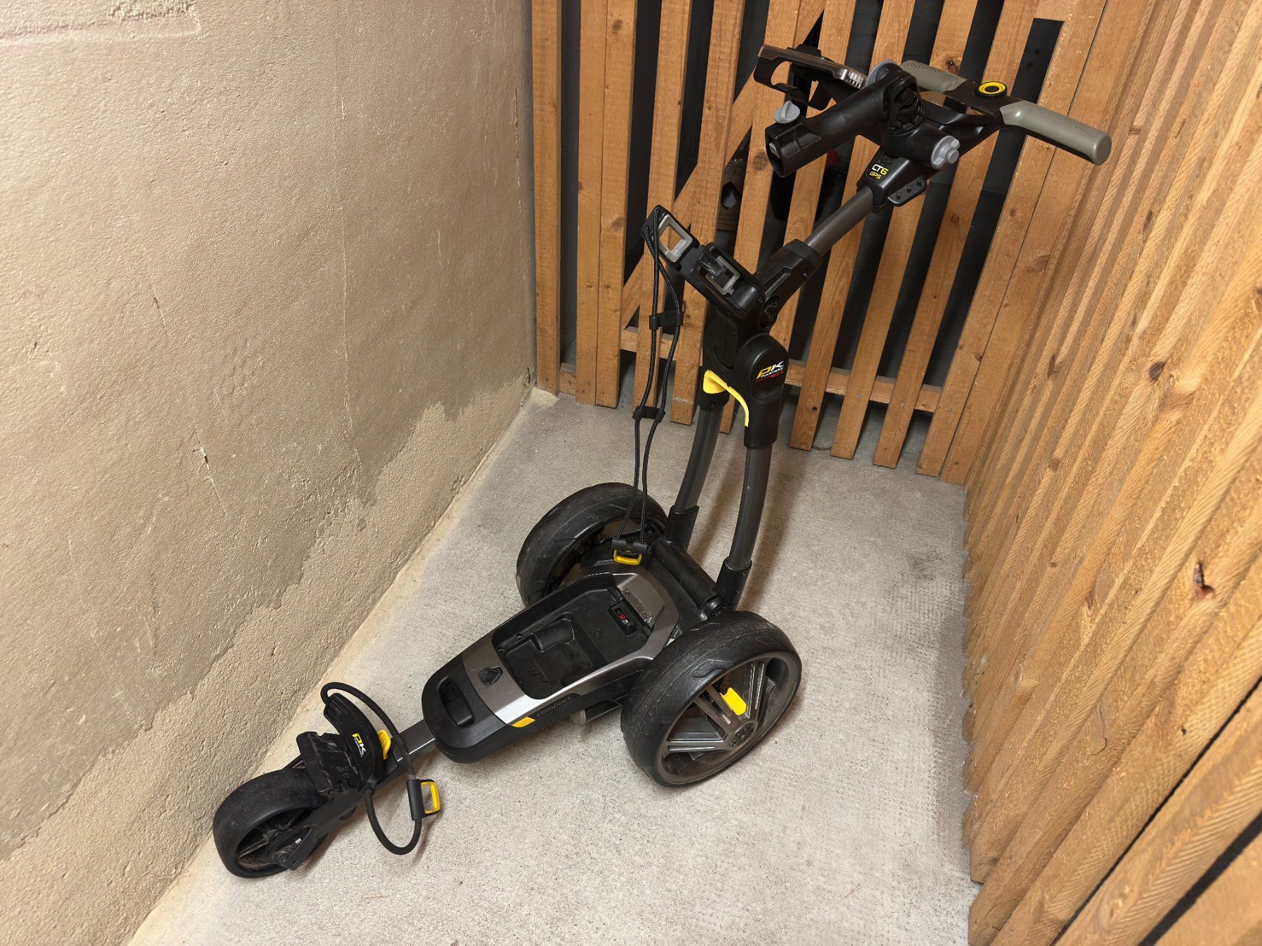 Trolley: Powakaddy CT6 GPS 30V Max Battery – Usato da Lausanne venduto da brixton 3