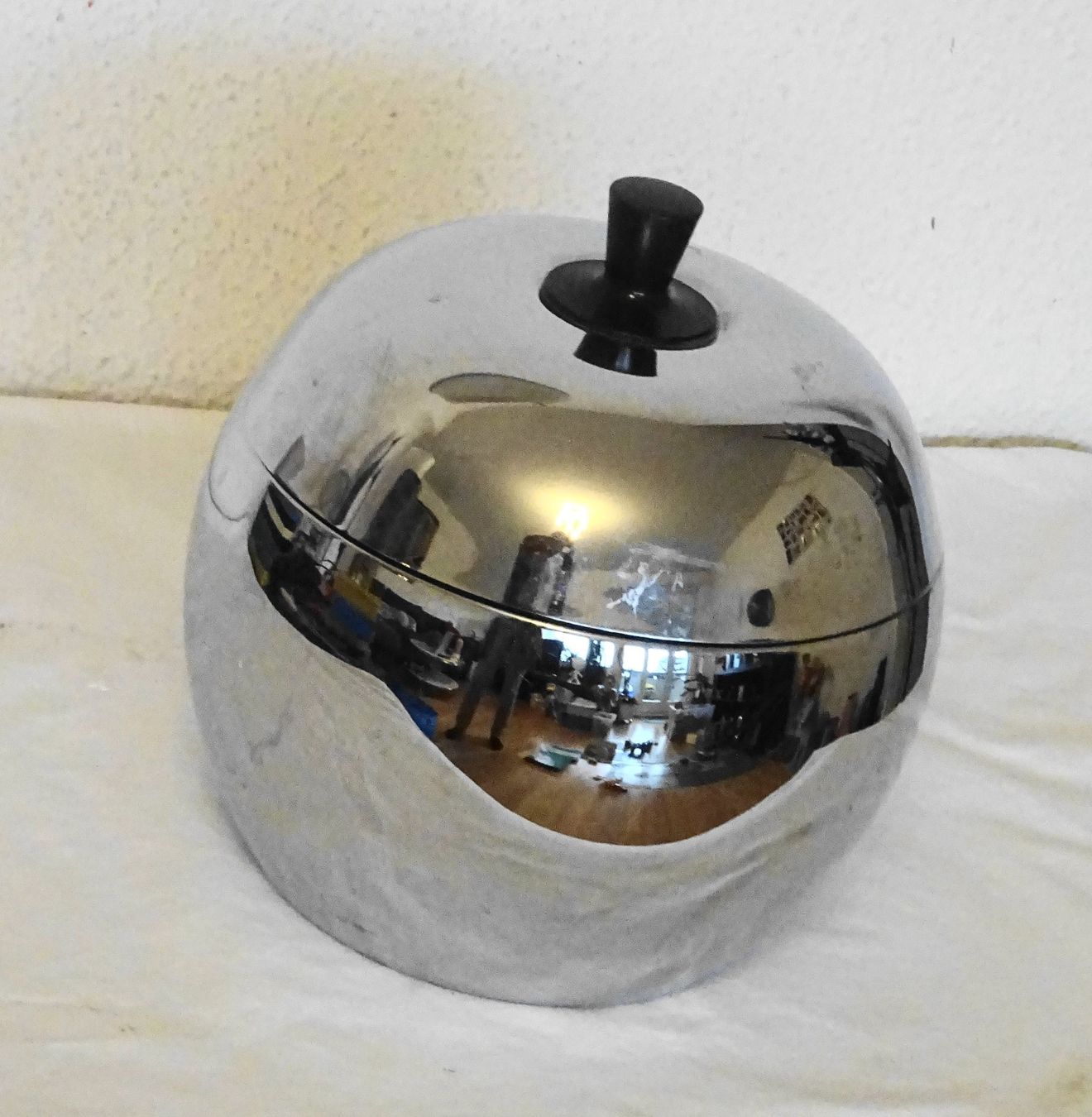 Elettrodomestici da cucina: THEOS CH Chrom Eiswürfelbehälter, Eiskühler im Apfeldesign – Usato da Zürich venduto da Connie8
