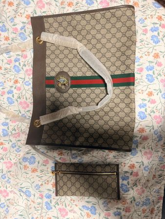 Gucci Tasche und Portemonnaie Set GG Supreme braun