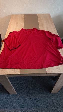 Elegantes rotes Dreiviertelarm Shirt Grösse ca 56