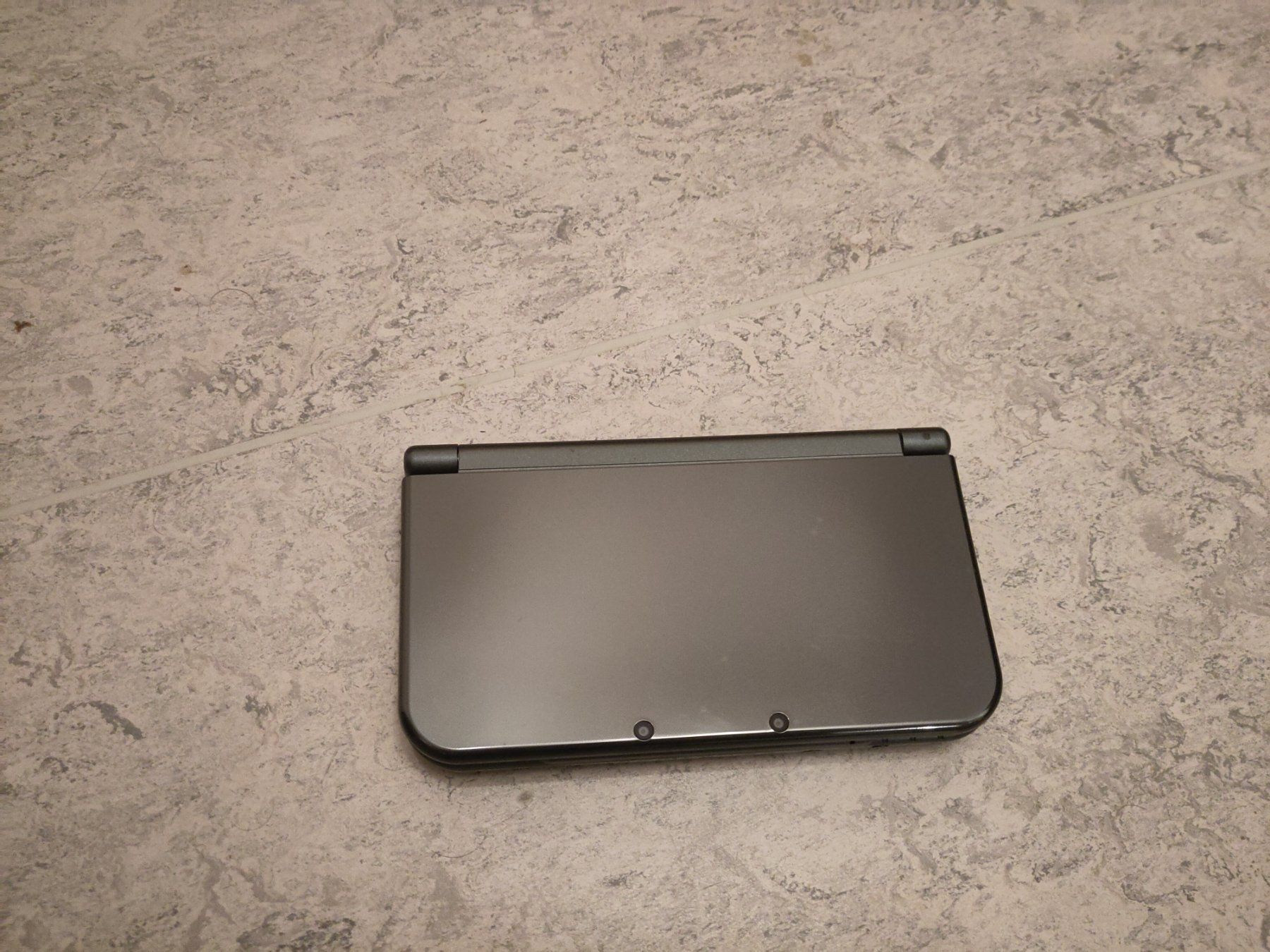 Nintendo Konsolen: New Nintendo 3DS XL – Gebraucht aus Winterthur von dav_xf5f