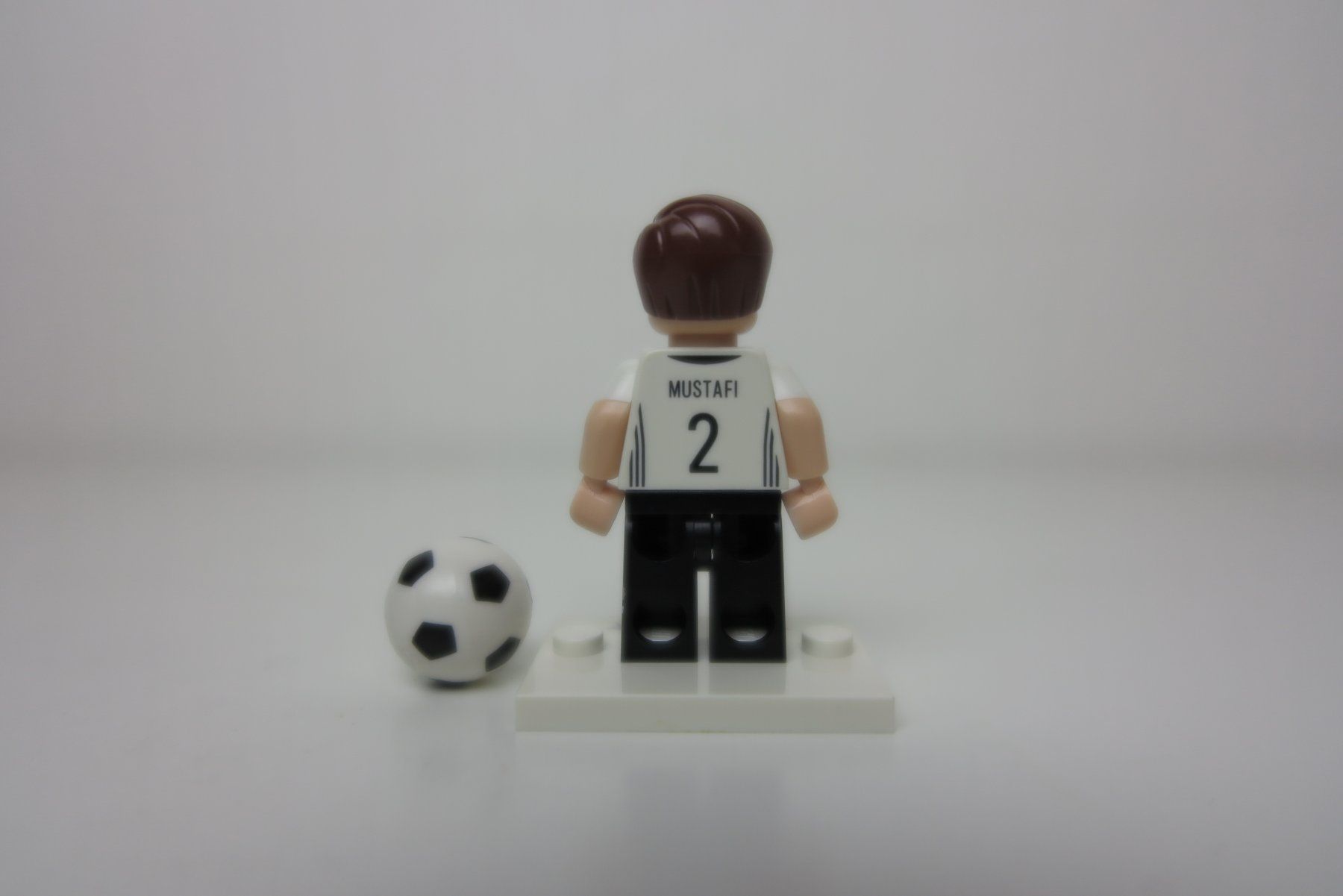 Lego Giocattoli: LEGO Minifigur CMF DFB Shkodran Mustafi – Nuovo (secondo la descrizione) da Ostermundigen venduto da RG-Collector 1