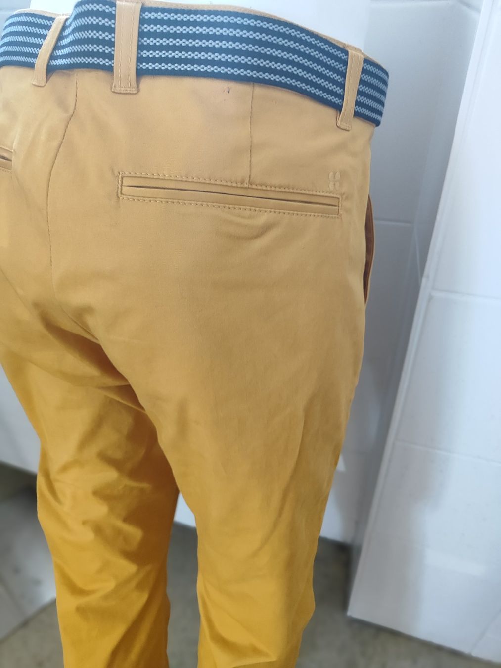 Pantaloni: herrenhose GR 35 / 32 – Nuovo e nell'imballaggio originale da Langnau am Albis venduto da Judithsebi 1
