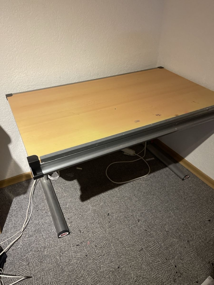 Bureaux: Schreibtisch  – D'occasion à Niederbipp par nad_6xxy