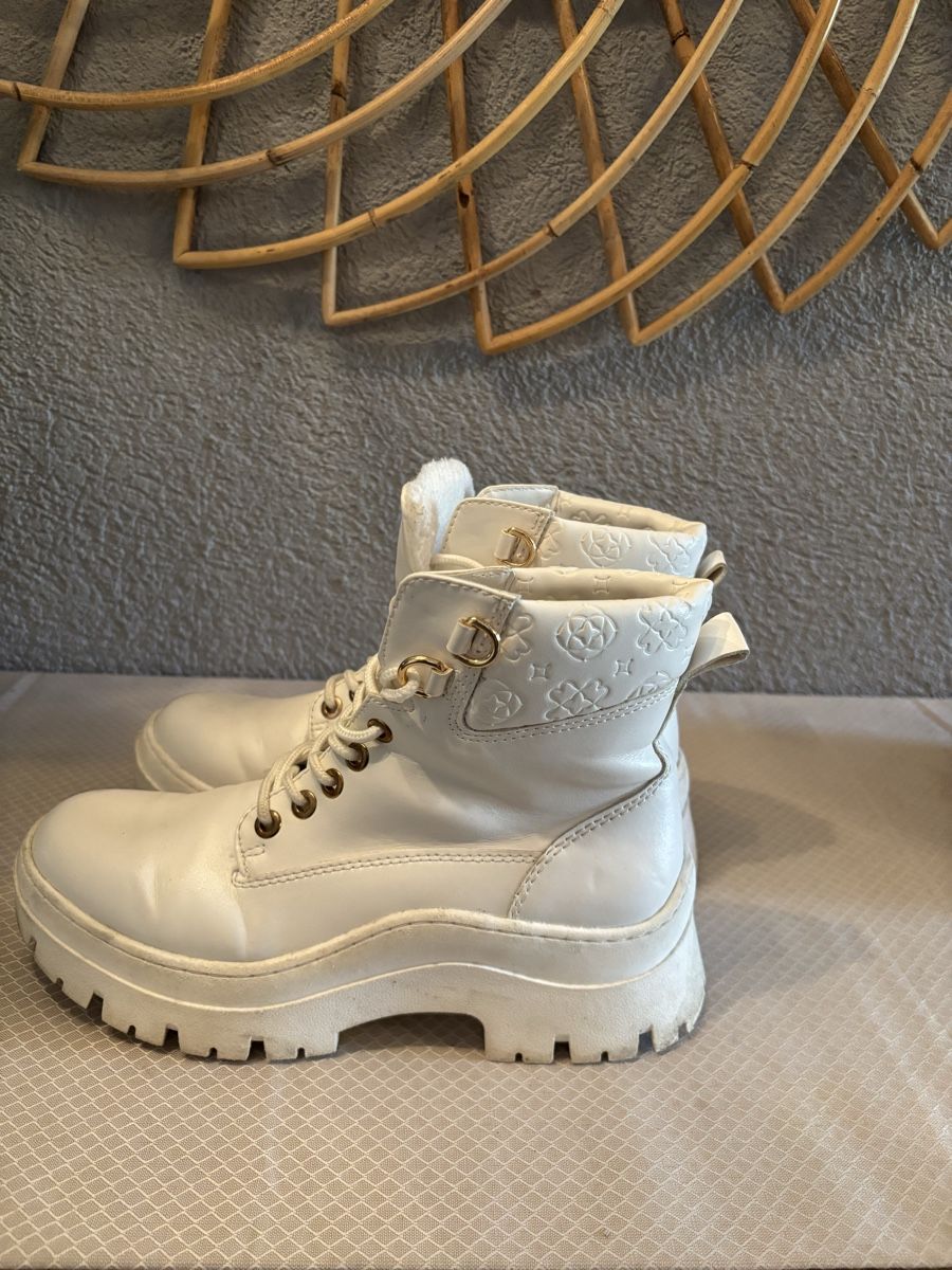 Dosenbach Chaussures femmes: Botte hiver catwalk – D'occasion à Sonceboz-Sombeval par Luna_p1414 1