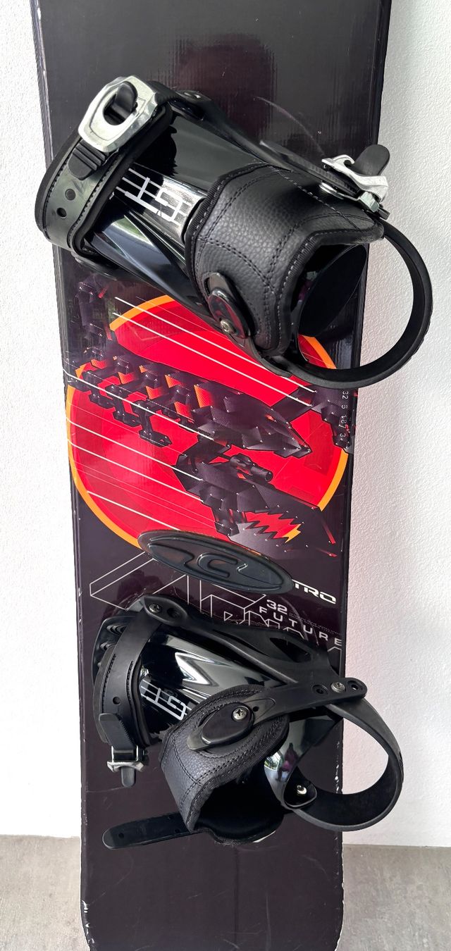 Snowboard Nitro Boards: NITRO Future Snowboard 134 cm inkl. Bindung – Gebraucht aus Bottmingen von Merkur_Basel 2