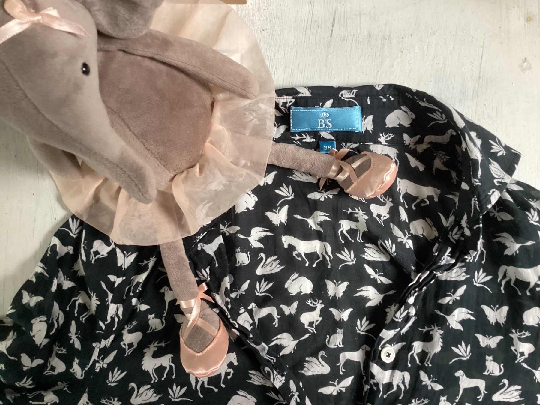 Camicette: BS Schicke Bluse mit Tiermuster, Gr. 36, dunkelblau – Usato da Homberg b. Thun venduto da Homata 3
