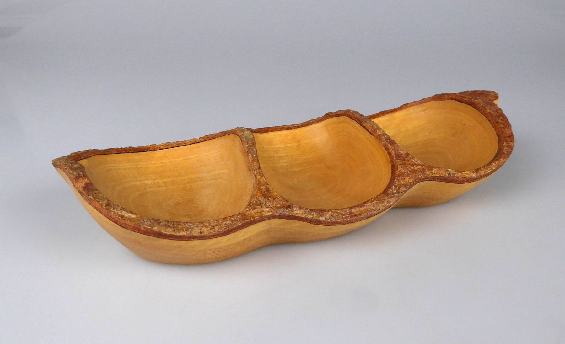Coupes: Holz Schale mit 3 Fächern – D'occasion à Volketswil par brockipfannenstil