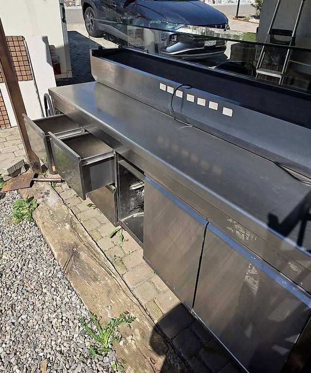 Allestimento di negozi e stand fieristici: Table Inox et Saladette Réfrigérée – Usato da Matran venduto da kam_7k5k 2